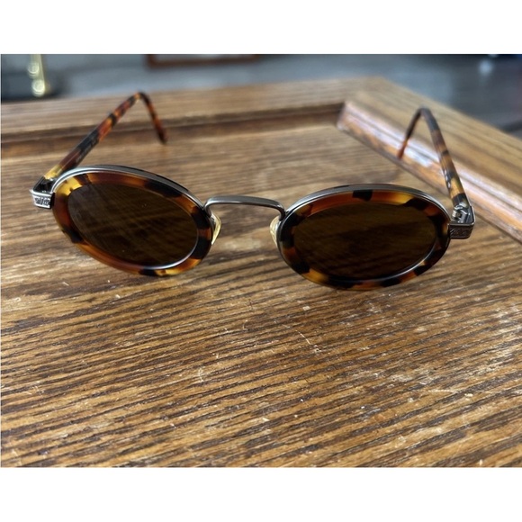 Vintage Giorgio Armani Oval Tortoiseshell Sunglasses Made Italy 90s - Picture 13 of 16